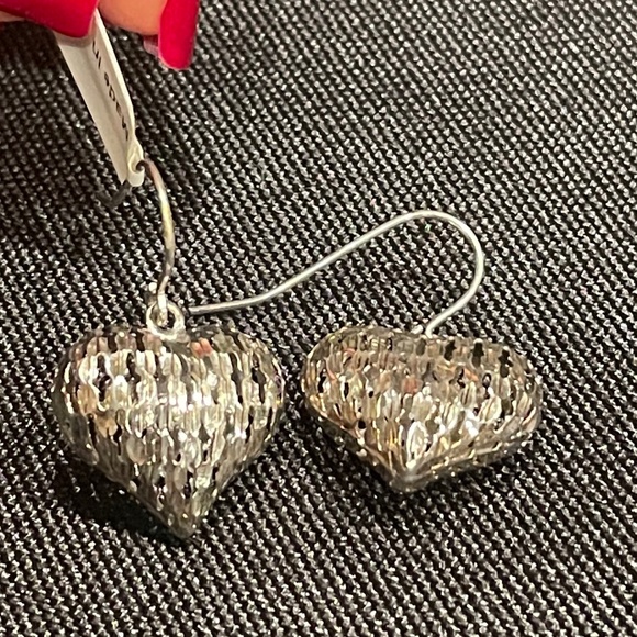 New Silver Puffy Heart Dangle Earrings - Picture 4 of 8